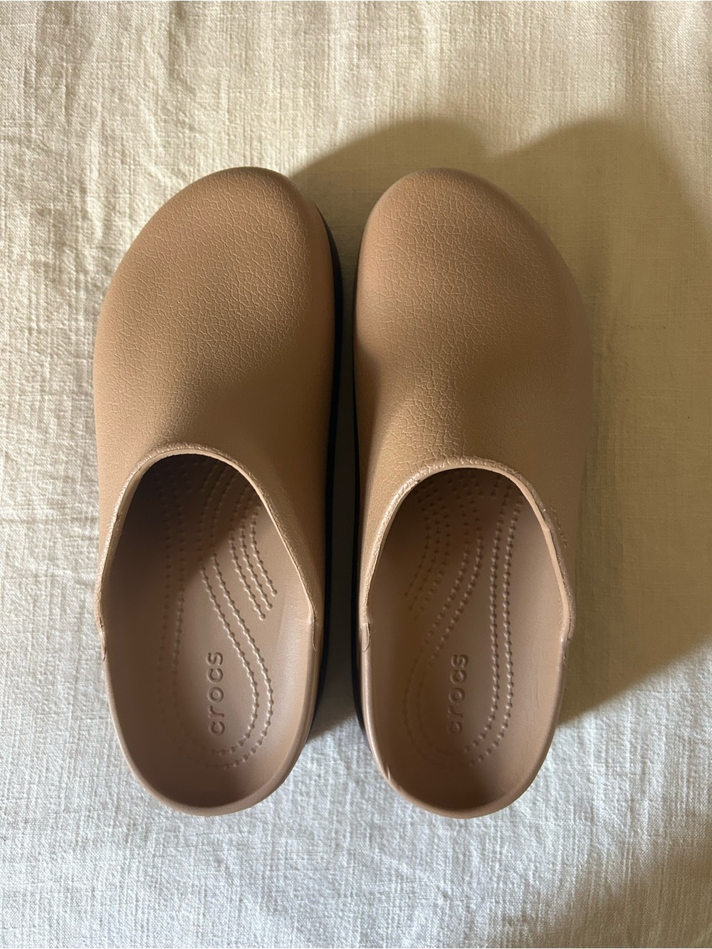 NWOT Crocs Dylan Platform Clogs - Picture 2 of 3